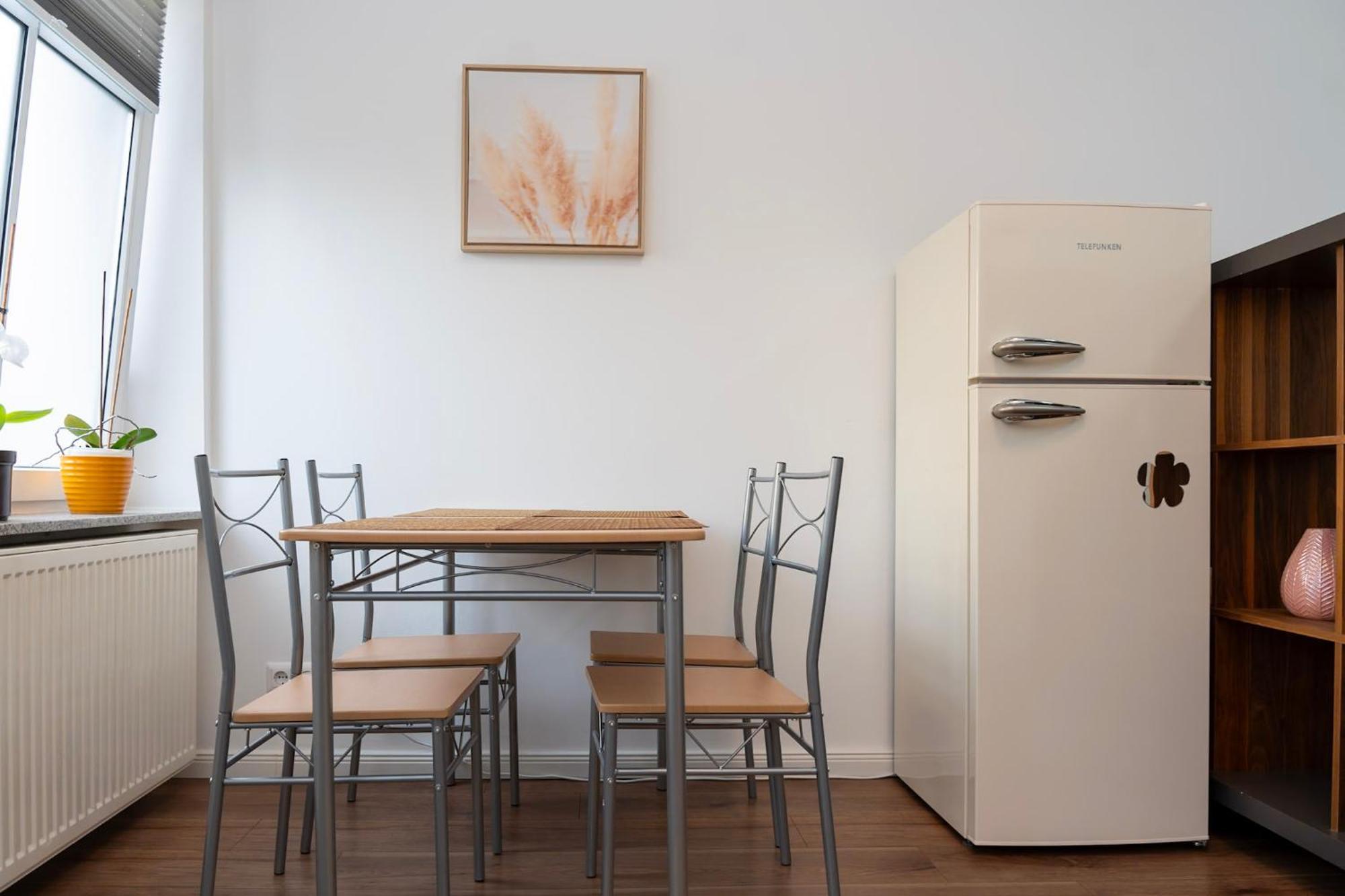 Cosy Nest - Apartment By Comfort Housing Falkensee Extérieur photo